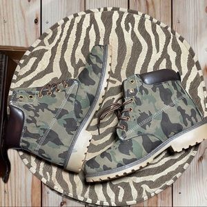 Size 8 , Army boots , BRAND NEW